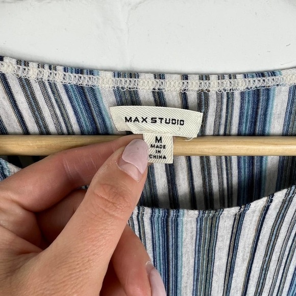 Max Studio Womens Asymmetric Hem Blouse Top Round Neck Striped Blue/White SZ M - Picture 5 of 5